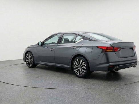 Used 2025 Nissan Altima 2.5 SV image 6