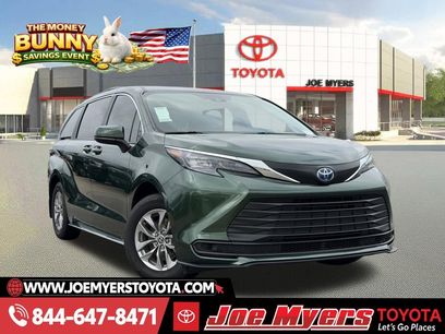Used 2025 Toyota Sienna LE
