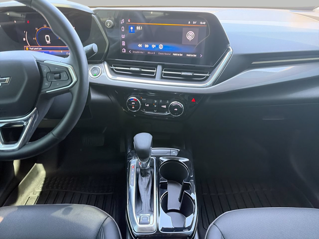 Used 2025 Chevrolet Trax ACTIV w/ Sunroof Package FWD image 11