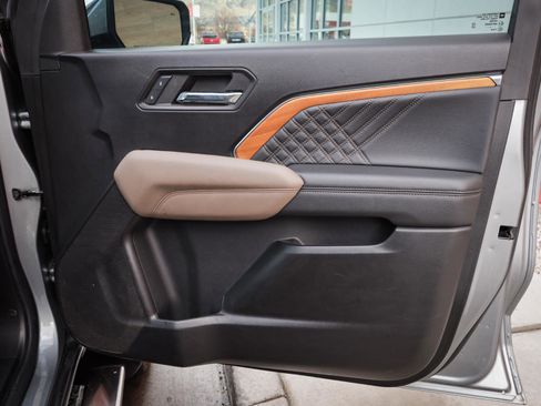 Used 2023 GMC Canyon Denali image 28