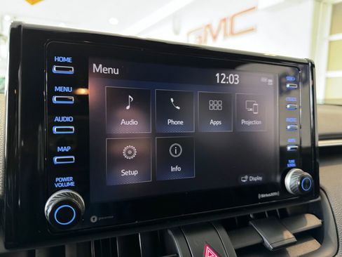 Used 2021 Toyota RAV4 SE image 16