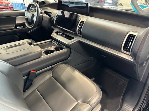 Used 2025 Ford Expedition Max Active AWD/4WD image 34