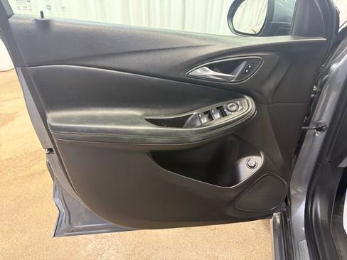 Used 2022 Buick Encore GX Select w/ Sport Touring Package image 13