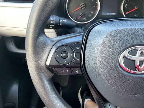 Used 2021 Toyota RAV4 XLE FWD image 23