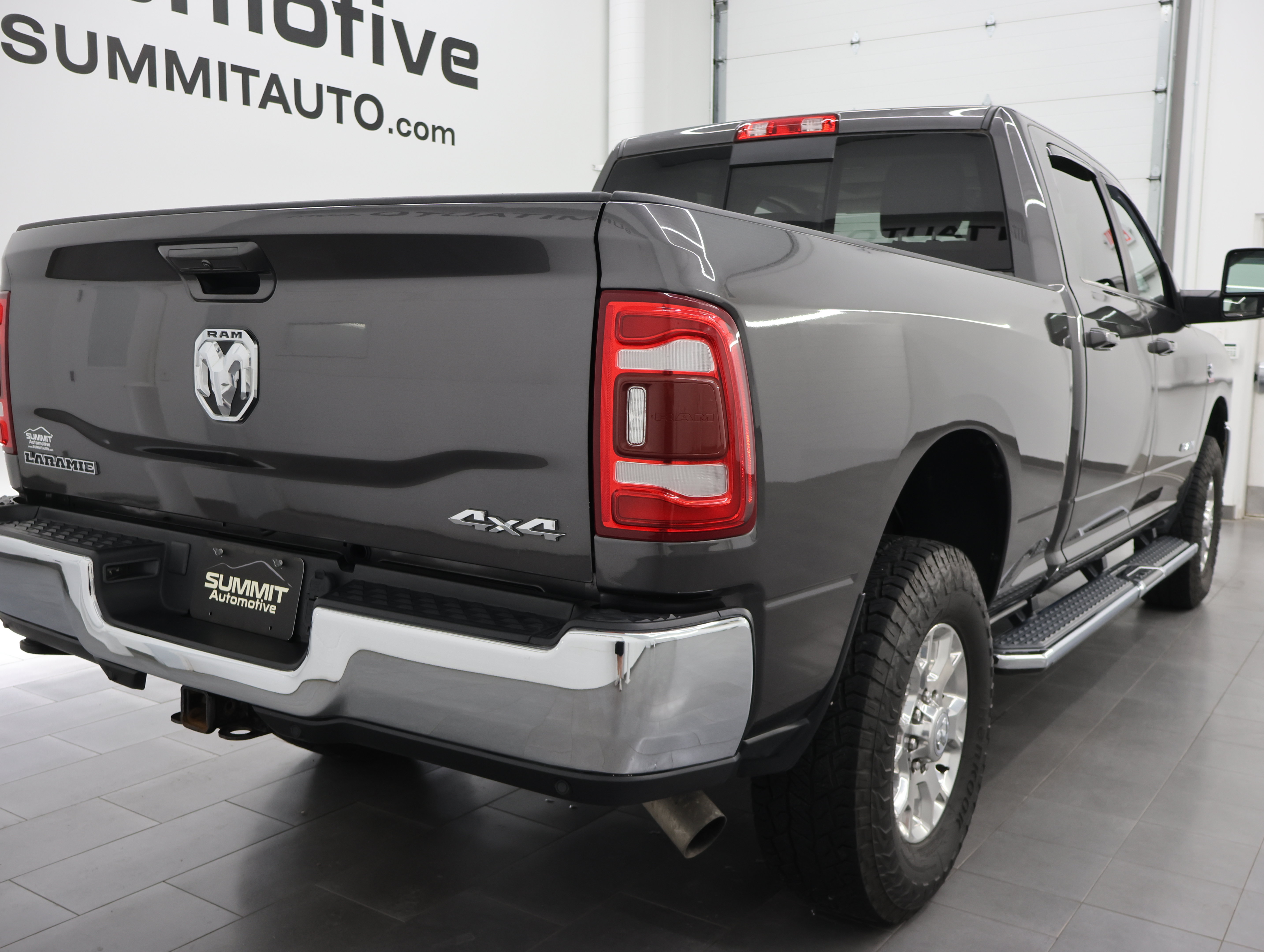 Used 2023 RAM 2500 Laramie AWD/4WD image 4