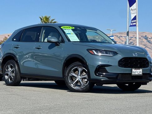 Used 2023 Honda HR-V EX-L image 2