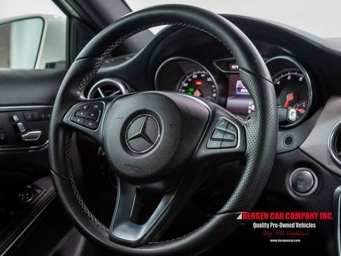 Used 2018 Mercedes-Benz GLA 250 4MATIC image 24