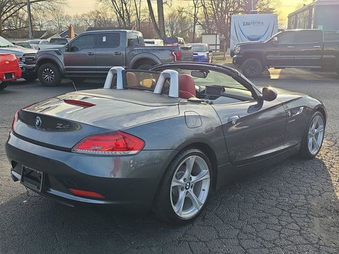 Used 2015 BMW Z4 sDrive28i image 2