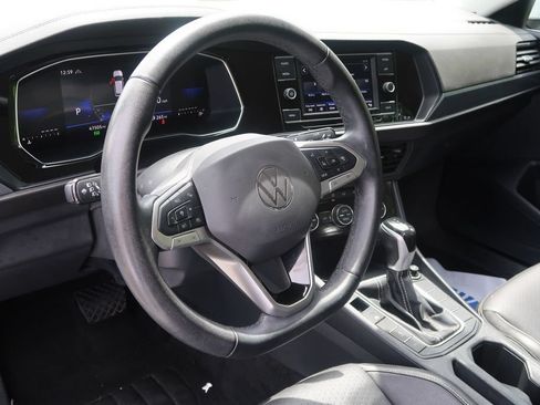 Used 2023 Volkswagen Jetta SE FWD image 23