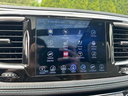 Used 2017 Chrysler Pacifica Platinum FWD image 23
