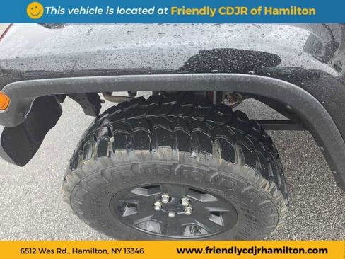 Used 2023 Jeep Gladiator Sport image 9