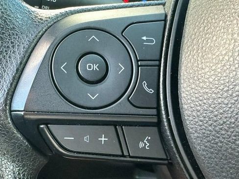 Used 2025 Toyota RAV4 XLE AWD/4WD image 22