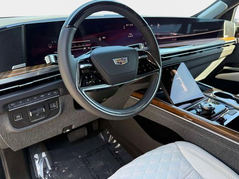 Used 2026 Cadillac Escalade Platinum Sport w/ LPO, ONYX Package image 44