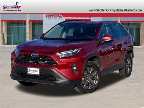 Used 2024 Toyota RAV4 XLE Premium image 1