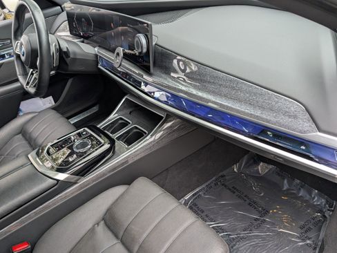 Used 2023 BMW 740i RWD image 16