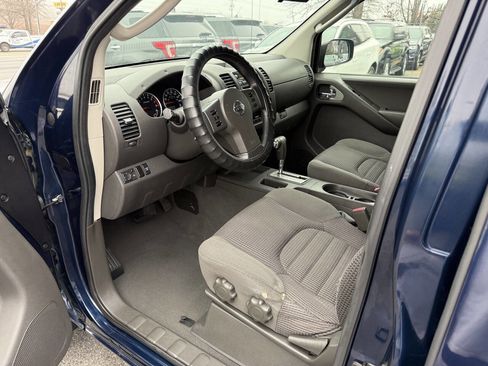 Used 2008 Nissan Frontier NISMO w/ Technology Pkg image 8