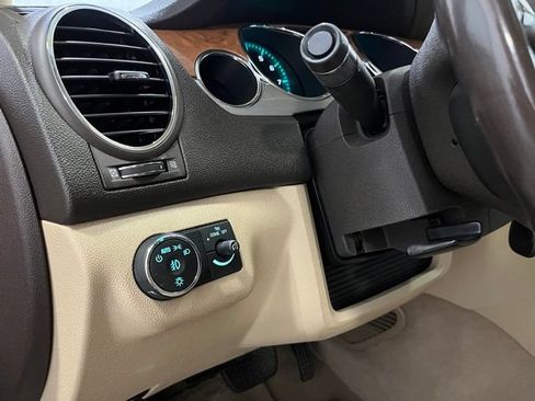Used 2012 Buick Enclave Leather AWD/4WD image 16