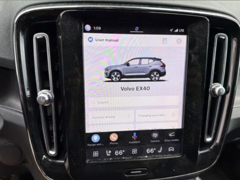 Used 2023 Volvo XC40 Recharge Ultimate w/ Protection Package Premier AWD/4WD image 8