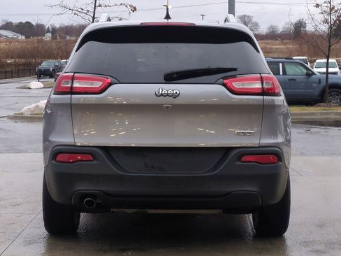 Used 2016 Jeep Cherokee Latitude w/ Comfort/Convenience Group image 4