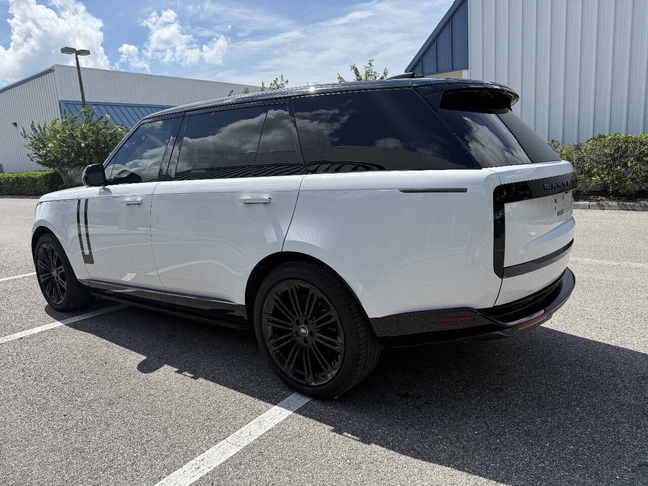 Used 2022 Land Rover Range Rover Long Wheelbase SE AWD/4WD image 5