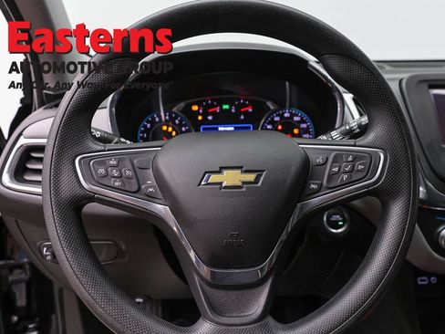 Used 2022 Chevrolet Equinox LS w/ LS Convenience Package FWD image 10