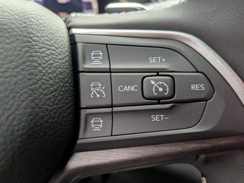 New 2025 Jeep Grand Cherokee L Limited w/ Luxury Tech Group II image 16