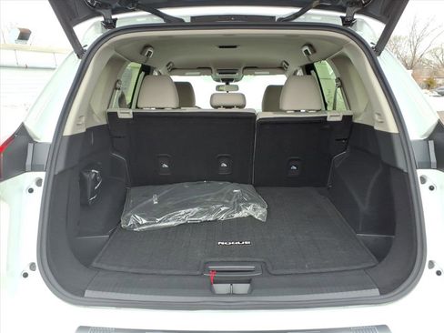 Certified 2025 Nissan Rogue SV image 17