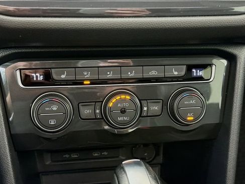 Used 2021 Volkswagen Tiguan SE R-Line image 16