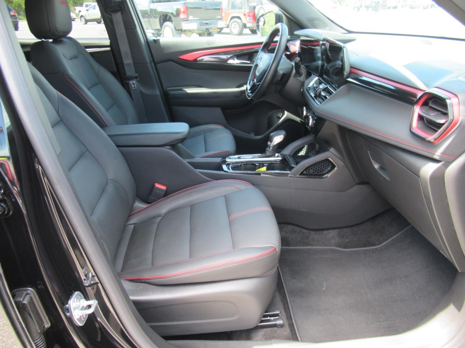Used 2024 Chevrolet TrailBlazer RS w/ Convenience Package AWD/4WD image 10