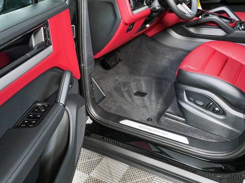 New 2026 Porsche Cayenne AWD/4WD image 8