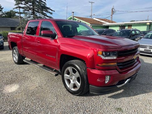 Used 2018 Chevrolet Silverado 1500 LT w/ All Star Edition AWD/4WD image 4