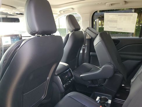 New 2025 Lincoln Aviator 2WD w/ Equipment Group 101A image 10