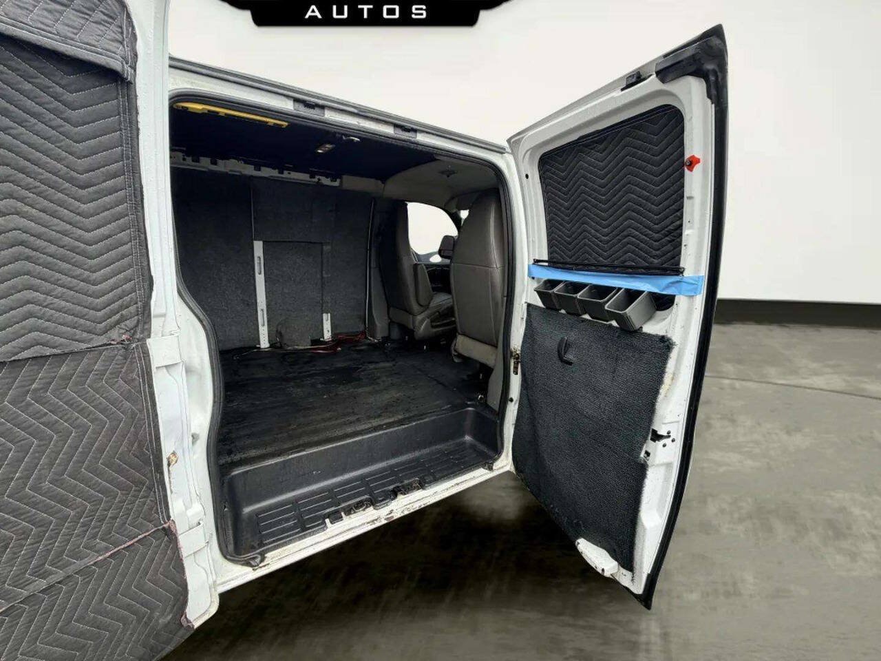 Used 2018 Chevrolet Express 2500 RWD image 10