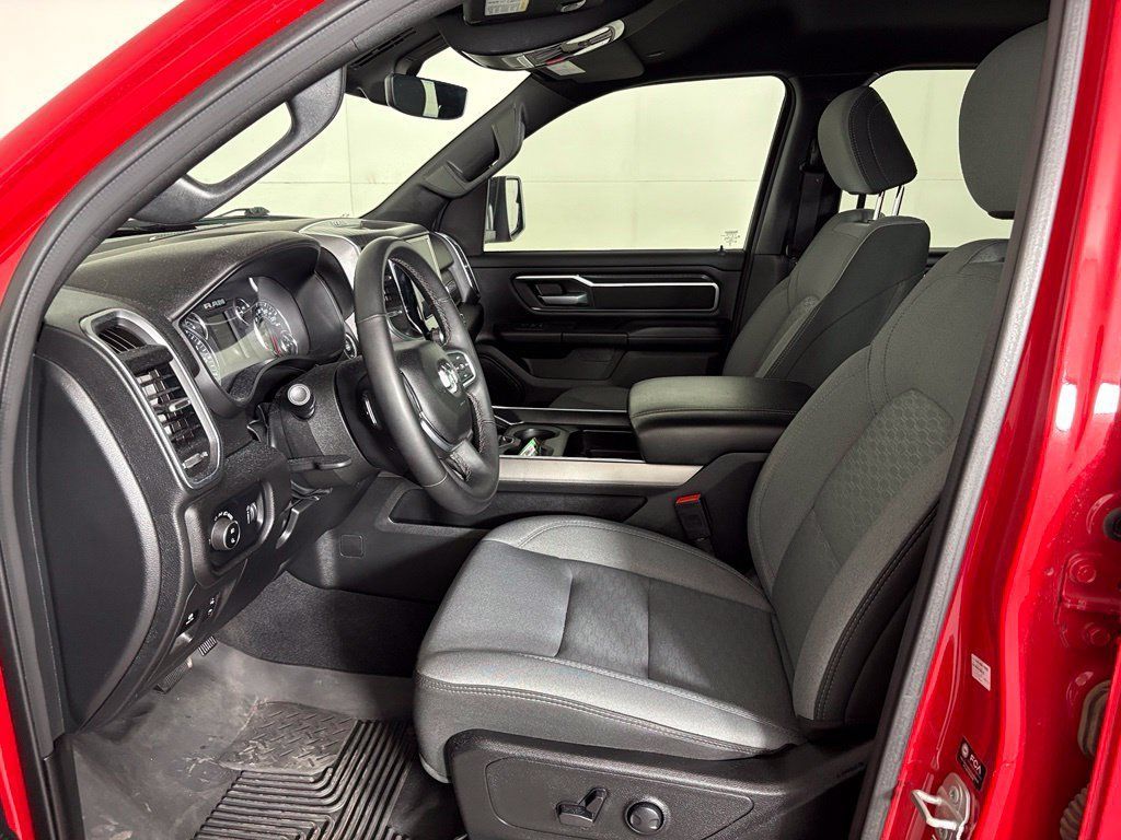 Used 2025 RAM 1500 Big Horn AWD/4WD image 16