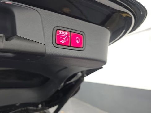 Used 2023 Mercedes-Benz GLB 250 4MATIC image 48