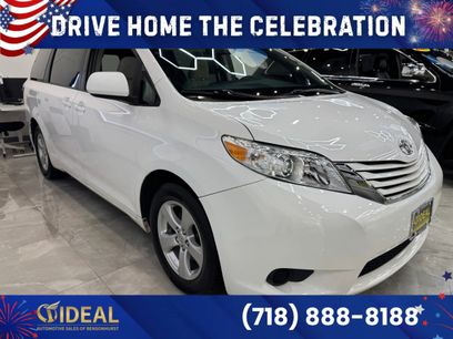 Used 2017 Toyota Sienna LE