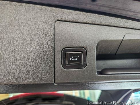 Used 2017 Cadillac XT5 Luxury FWD image 24