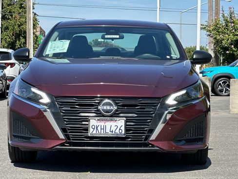 Certified 2024 Nissan Altima 2.5 SV FWD image 9