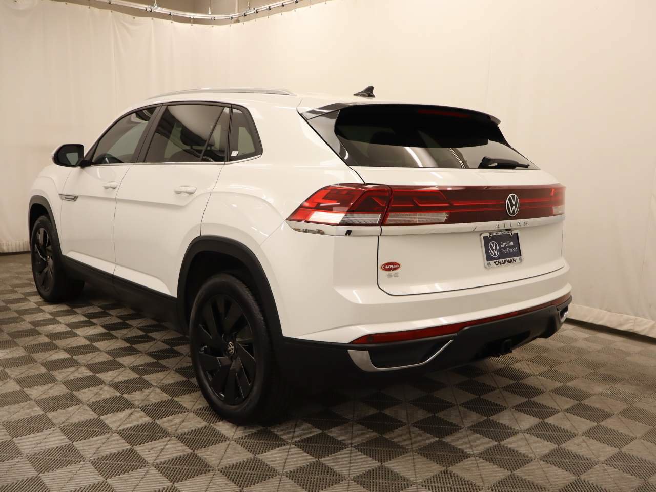 Certified 2026 Volkswagen Atlas Cross Sport SE FWD image 4