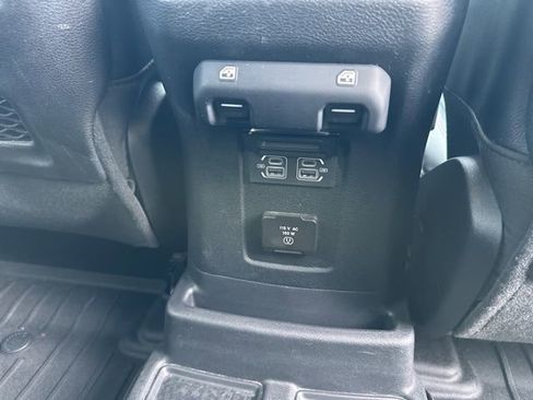 Used 2022 Jeep Wrangler Unlimited Rubicon w/ Cold Weather Group image 44