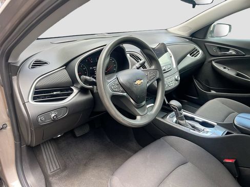 Used 2024 Chevrolet Malibu LT FWD image 9