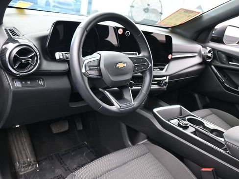 Used 2026 Chevrolet Equinox LT FWD image 12