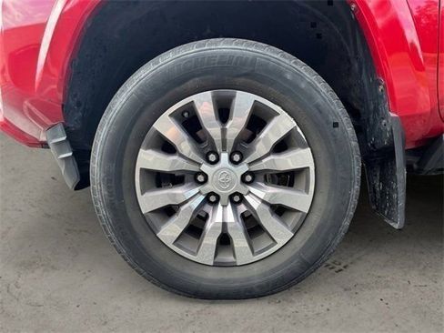 Used 2020 Toyota Tacoma Limited image 24