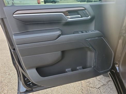 Used 2023 Chevrolet Silverado 1500 LT image 18