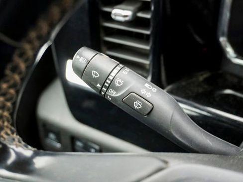 Used 2024 Chevrolet Silverado 3500 LT w/ Convenience Package image 21