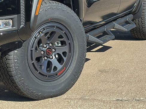 New 2026 Nissan Frontier PRO-4X w/ Tow Package image 3