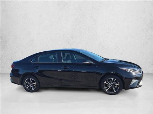 Used 2024 Kia Forte LXS w/ LXS Technology Package FWD image 4