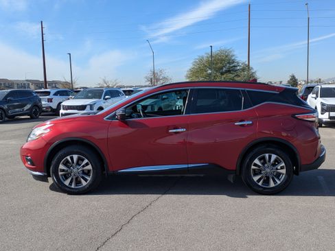 Used 2017 Nissan Murano SV image 2