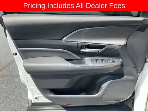 Used 2026 Toyota Grand Highlander AWD Hybrid image 3