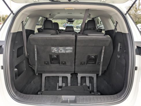 Certified 2024 Kia Carnival LX image 14